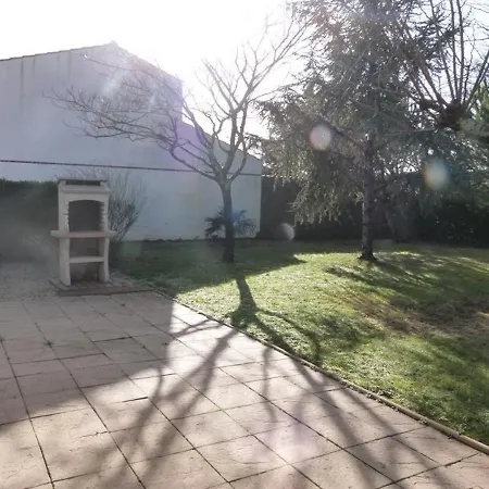 House Maison Independante Avec Jardin